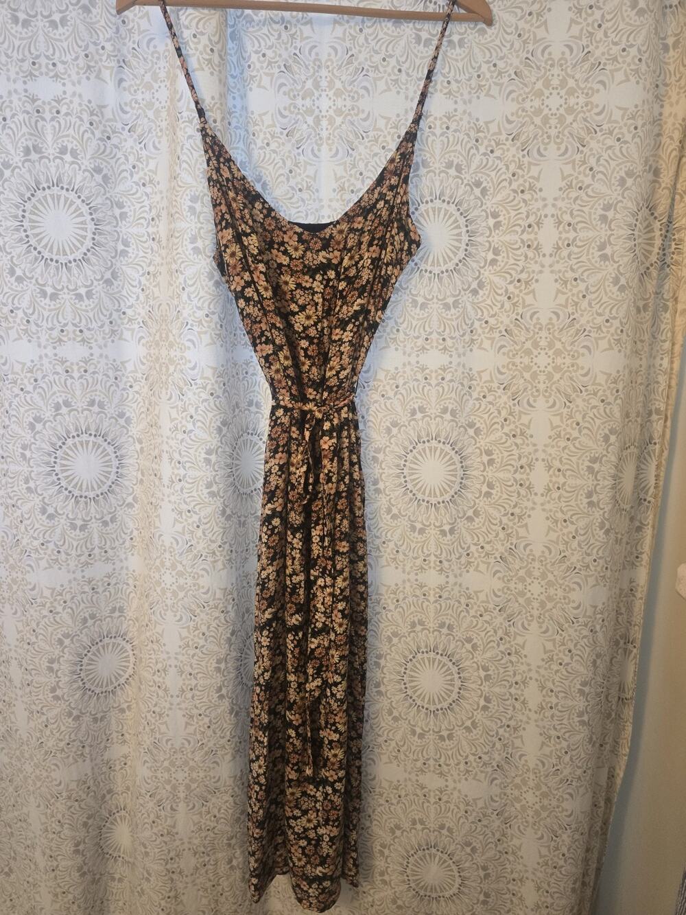 Abercrombie & Fitch XLT Spaghetti Strap Floral Tie Waist Knee Length/Midi Dress